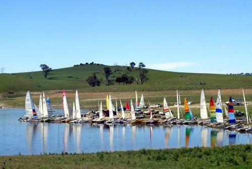 Carcoar Dam on The Belabula - boaters