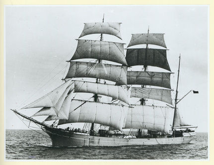 This photo of the Garthneill inder sail is from the State Library of SA, Edwards Collection, PRG 1373/23/65 Sorry, the photo didn't load properly on your system