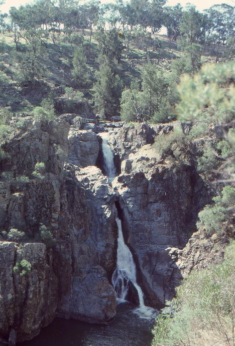 Junction Reefs - Belubula river - River waterfall Junction Reefs - Belubula river - River waterfall
