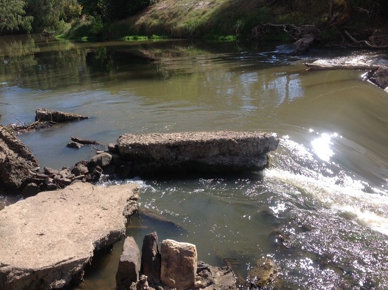 Lachlan River,Forbes , Old Weir below caravan park