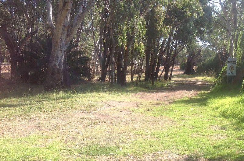 Lachlan River, Jemalong weir, River access parking