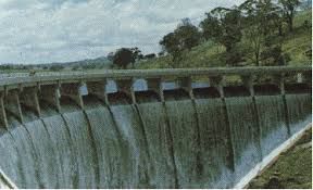Carcoar Dam on The Belabula  - Spilling